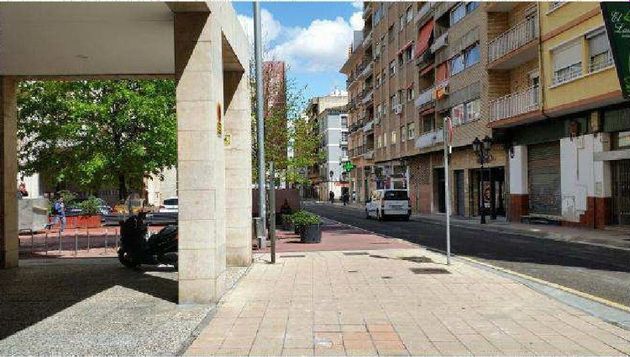 Foto 1 de Local en alquiler en calle Ramon y Cajal de 85 m²