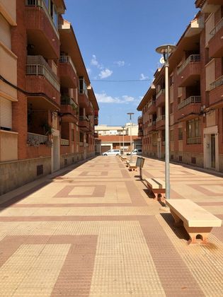 Foto 1 de Venta de piso en calle Aguilas de 2 habitaciones con terraza y garaje
