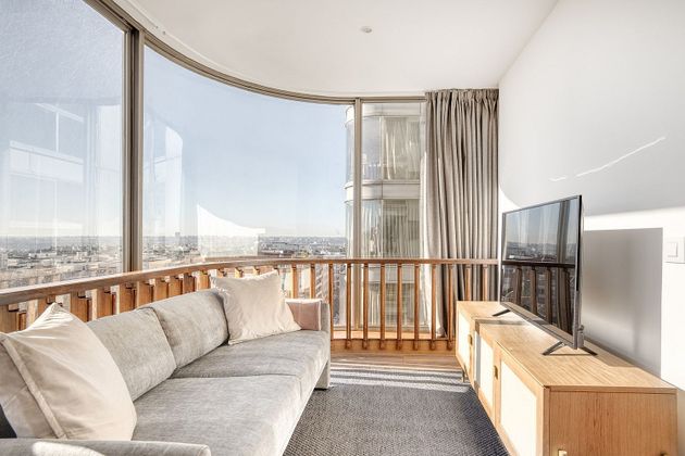 Foto 1 de Alquiler de piso en Argüelles de 2 habitaciones con muebles y aire acondicionado