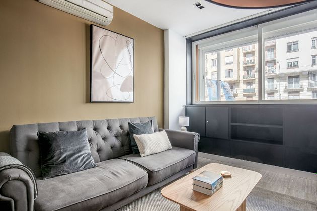 Foto 1 de Alquiler de piso en Bellas Vistas de 2 habitaciones con muebles y aire acondicionado