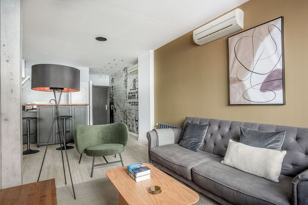 Foto 2 de Alquiler de piso en Bellas Vistas de 2 habitaciones con muebles y aire acondicionado