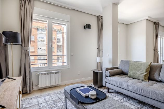 Foto 2 de Alquiler de piso en Ibiza de 3 habitaciones con muebles y balcón