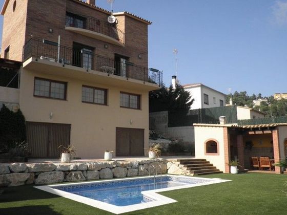 Foto 2 de Xalet en venda a Vidreres de 3 habitacions amb terrassa i piscina