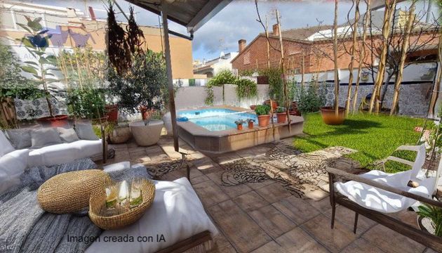 Foto 1 de Casa en venta en Poblenou de 6 habitaciones con terraza y piscina