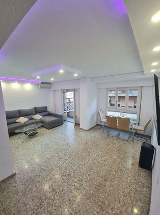 Foto 1 de Pis en venda a calle Sevilla de 4 habitacions amb balcó i aire acondicionat