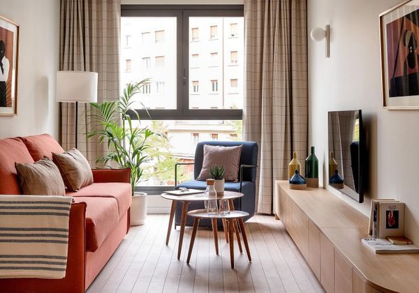 Foto 1 de Alquiler de piso en avenida Gasteiz de 1 habitación con muebles y aire acondicionado