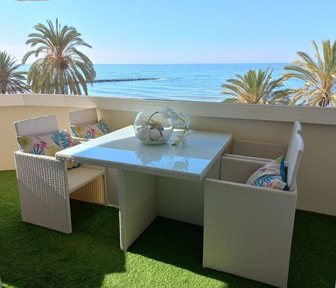 Foto 1 de Venta de piso en Playa de la Fontanilla de 2 habitaciones con terraza y aire acondicionado