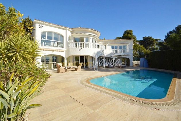 Foto 1 de Casa en venda a calle De la Manta de 5 habitacions amb terrassa i piscina