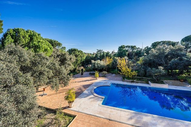 Foto 1 de Xalet en venda a Monteclaro de 9 habitacions amb terrassa i piscina
