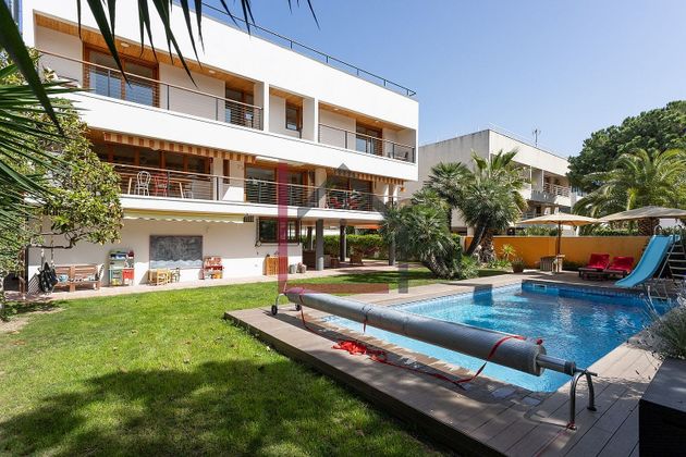 Foto 1 de Venta de chalet en Ciutat Diagonal - La Miranda - La Mallola de 7 habitaciones con terraza y piscina