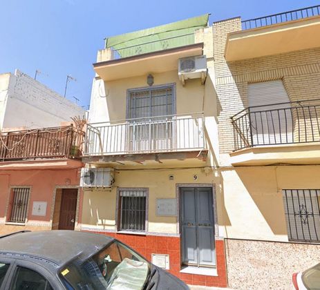 Foto 1 de Casa adossada en venda a calle Torrequebradilla de 3 habitacions amb terrassa i jardí