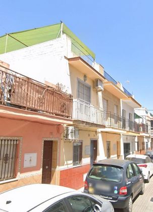 Foto 2 de Casa adossada en venda a calle Torrequebradilla de 3 habitacions amb terrassa i jardí