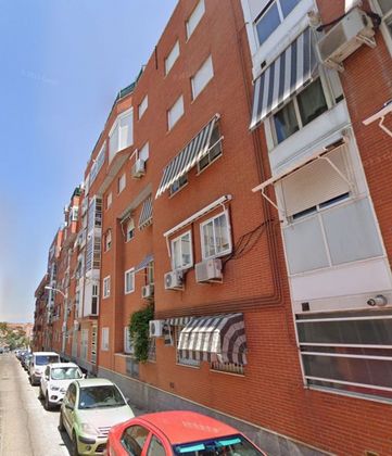 Foto 1 de Venta de piso en calle Castilla la Mancha de 2 habitaciones con piscina y jardín