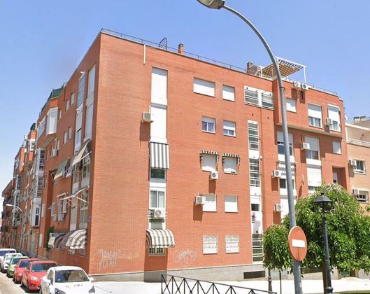Foto 2 de Venta de piso en calle Castilla la Mancha de 2 habitaciones con piscina y jardín