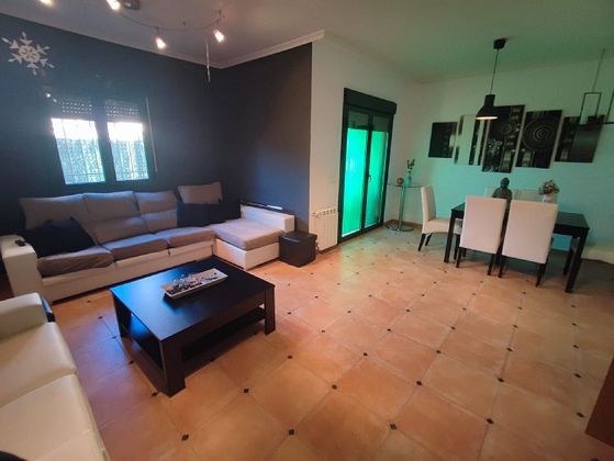 Foto 1 de Casa adosada en venta en calle Talaverilla de 3 habitaciones con piscina y garaje