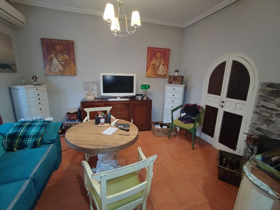 Foto 1 de Casa adossada en venda a calle Oropesa de 4 habitacions amb calefacció