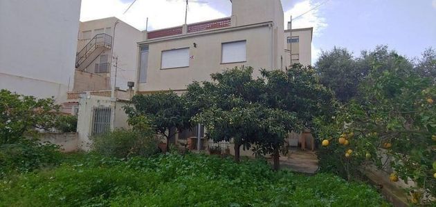 Foto 1 de Casa en venda a Villajoyosa ciudad de 4 habitacions amb terrassa