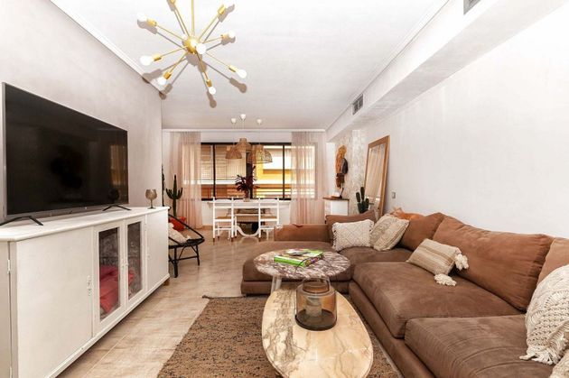 Foto 1 de Pis en lloguer a Centro - Alicante de 2 habitacions amb mobles i balcó