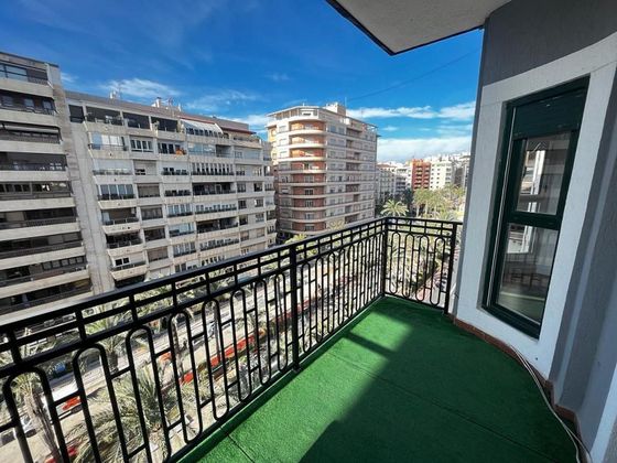 Foto 1 de Pis en venda a Ensanche - Diputación de 3 habitacions amb terrassa i aire acondicionat