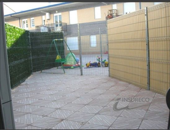 Foto 2 de Piso en venta en San Andrés del Rabanedo de 1 habitación con terraza y piscina