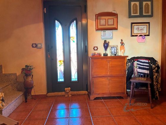 Foto 1 de Casa en venda a Valverde de la Virgen de 3 habitacions amb garatge i balcó