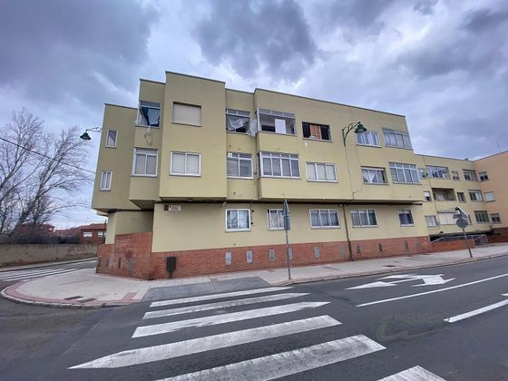 Foto 2 de Pis en venda a La Vega - Oteruelo de 3 habitacions amb garatge i balcó