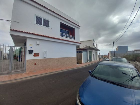 Foto 1 de Venta de chalet en Tamaide-El Roque de 3 habitaciones con terraza y garaje