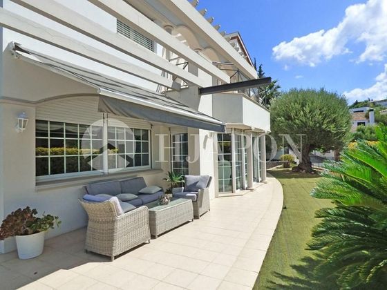 Foto 2 de Xalet en venda a Caldes d´Estrac de 5 habitacions amb terrassa i piscina