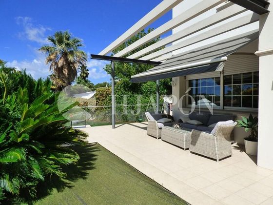 Foto 1 de Chalet en venta en Caldes d´Estrac de 5 habitaciones con terraza y piscina