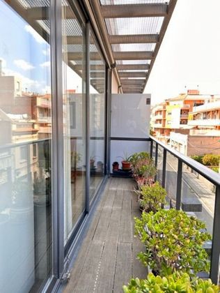 Foto 1 de Venta de dúplex en calle Pompeu Fabra de 3 habitaciones con terraza y garaje