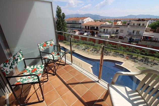 Foto 2 de Pis en venda a calle Del Puig Rom de 2 habitacions amb terrassa i piscina