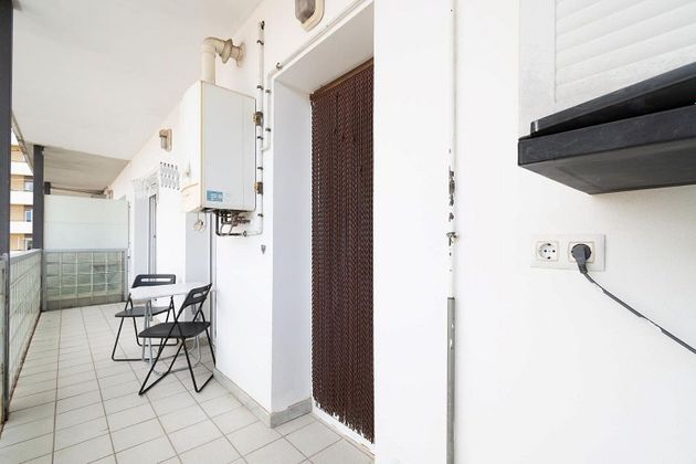 Foto 2 de Dúplex en venda a Eixample Nord – La Devesa de 3 habitacions amb piscina i balcó