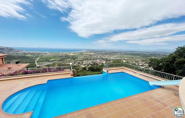 Foto 2 de Xalet en venda a calle Eivissa de 4 habitacions amb terrassa i piscina