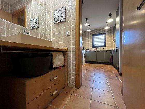 Foto 1 de Casa adossada en venda a calle Empordà de 3 habitacions amb piscina i aire acondicionat