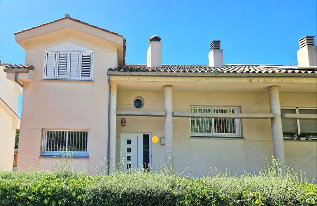 Foto 1 de Casa en venda a Sant Esteve Sesrovires de 4 habitacions amb garatge i jardí
