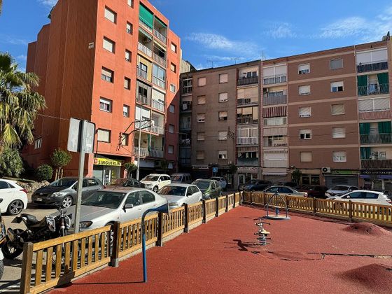 Foto 1 de Pis en venda a Sant Andreu de la Barca de 4 habitacions amb balcó