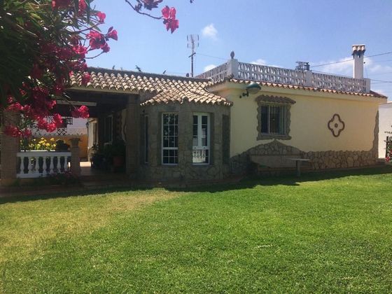 Foto 1 de Casa en venda a calle El Olivar de 4 habitacions amb terrassa i piscina