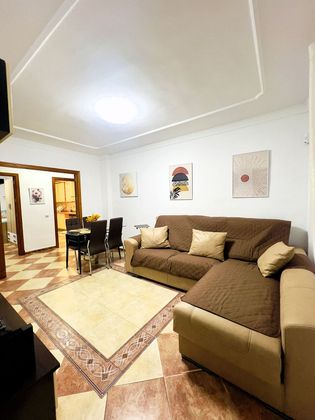 Foto 2 de Alquiler de piso en Barbate ciudad de 3 habitaciones con terraza y muebles