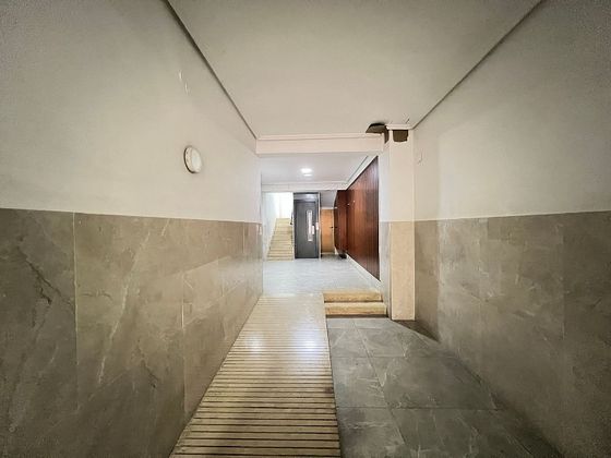 Foto 2 de Venta de piso en San Ramón y Monte de Piedad de 4 habitaciones con terraza y ascensor