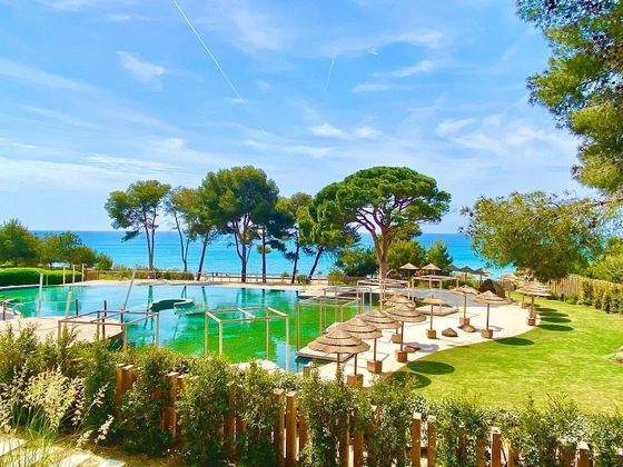 Foto 1 de Piso en alquiler en Cap Salou de 2 habitaciones con terraza y piscina