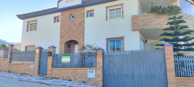 Foto 2 de Casa en venda a avenida Solidaridad de 5 habitacions amb terrassa i piscina