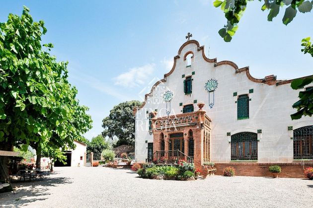 Foto 2 de Casa en venda a Centre - Castellar del Vallès de 15 habitacions amb terrassa i piscina
