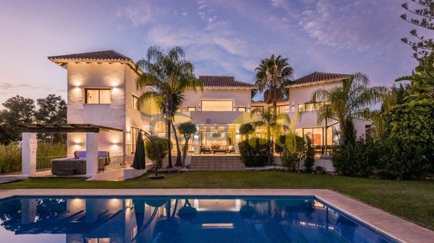 Foto 1 de Xalet en venda a Lomas de Marbella Club - Puente Romano de 8 habitacions amb terrassa i piscina