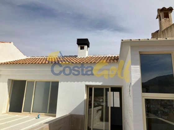 Foto 2 de Casa adossada en venda a calle Cervantes de 2 habitacions amb terrassa