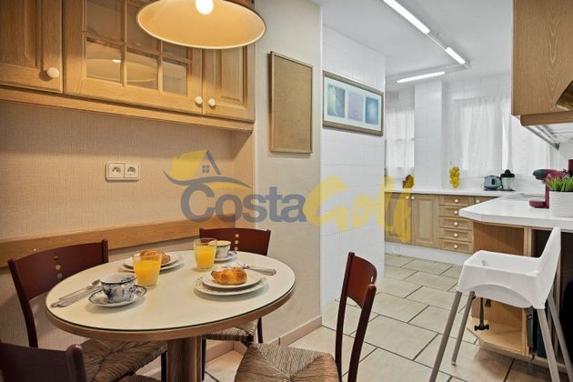 Foto 2 de Alquiler de piso en avenida Ricardo Soriano de 2 habitaciones con muebles y aire acondicionado