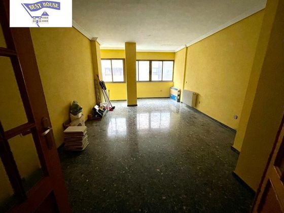 Foto 2 de Pis en venda a Santa Cruz - Industria - Polígono Campollano de 3 habitacions amb garatge i calefacció