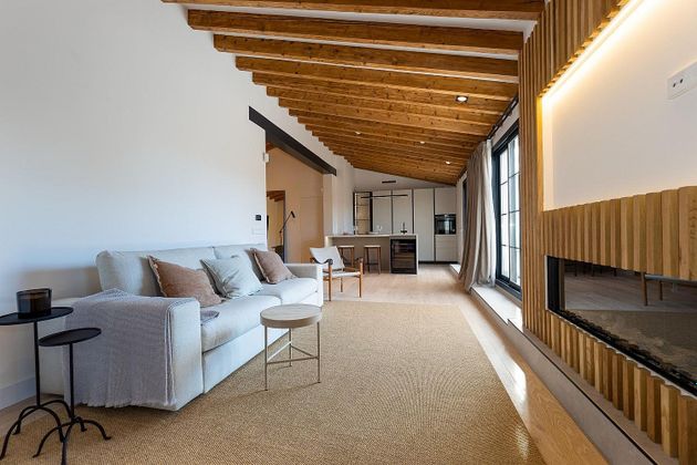 Foto 2 de Àtic en venda a Mercat  - La Missió - Plaça dels Patins de 2 habitacions amb terrassa i aire acondicionat
