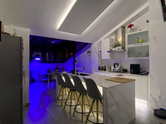 Foto 2 de Àtic en venda a calle Serreria de 3 habitacions amb garatge i aire acondicionat