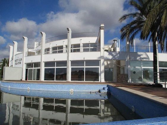 Foto 2 de Edifici en venda a calle Cala Llonga amb piscina