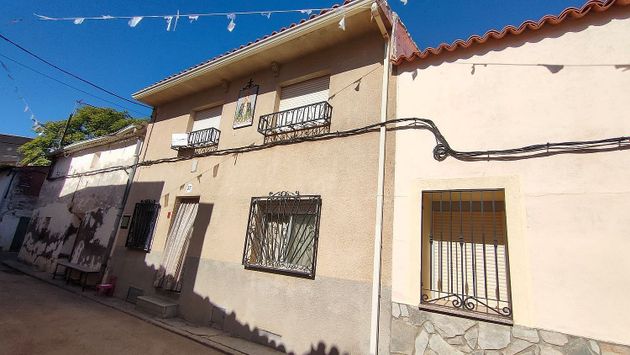 Foto 1 de Casa adossada en venda a Zarza de Tajo de 3 habitacions amb terrassa i garatge